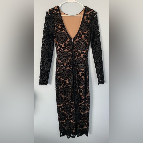 Dress the Population Emery Long Sleeve Black
Lace Cocktail Dress - Picture 3 of 8